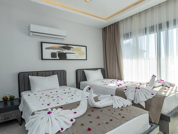 KALKAN’DA DENİZ MANZARALI VATANDAŞLIĞA UYGUN LÜKS VİLLA