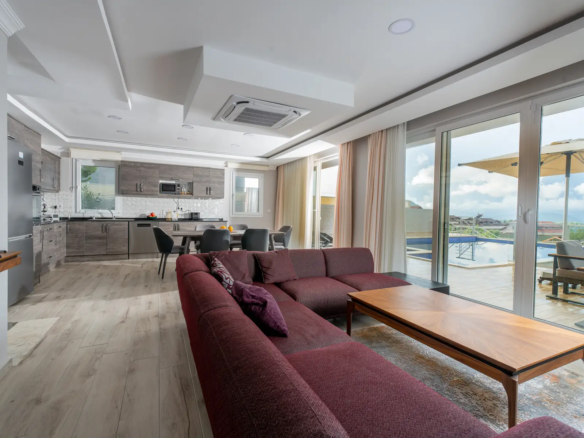FETHİYE OVACIK’TA 580 m² ARSA İÇİNDE 4+1 MÜSTAKİL VİLLA