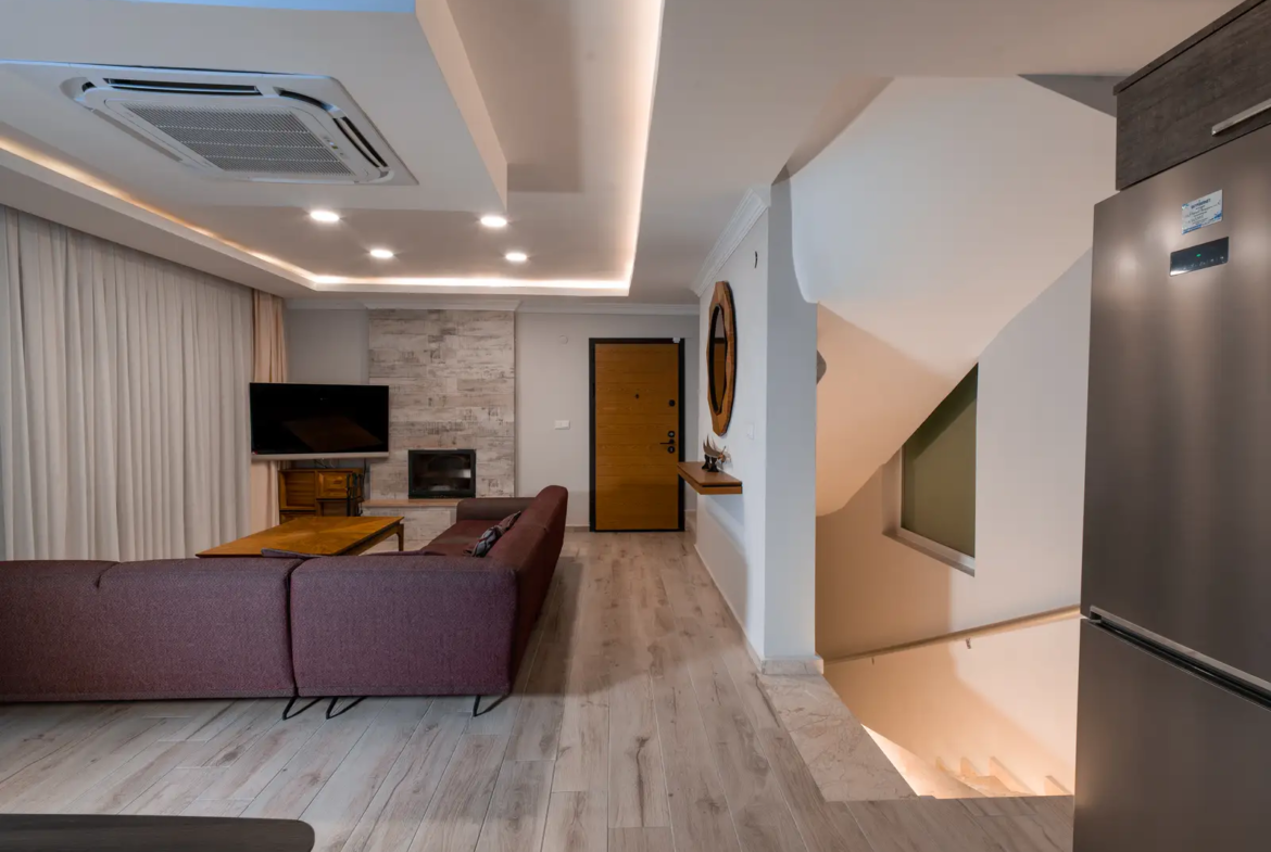 FETHİYE OVACIK’TA 580 m² ARSA İÇİNDE 4+1 MÜSTAKİL VİLLA
