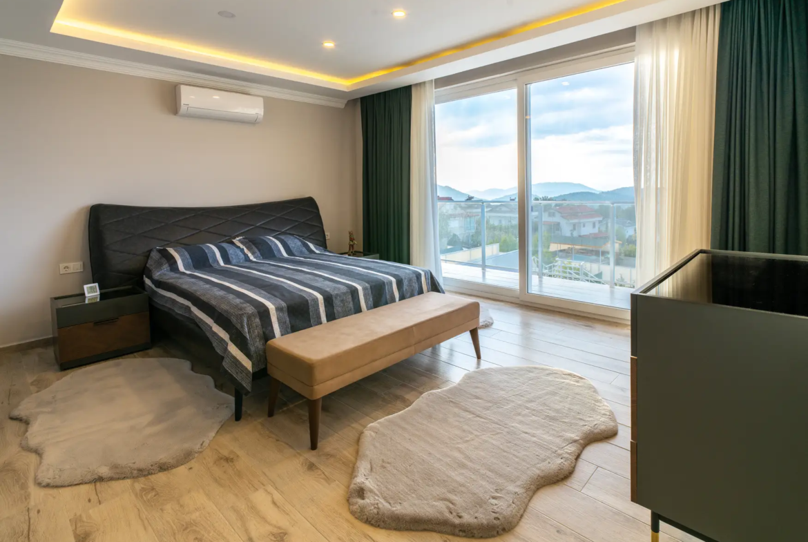 FETHİYE OVACIK’TA 580 m² ARSA İÇİNDE 4+1 MÜSTAKİL VİLLA