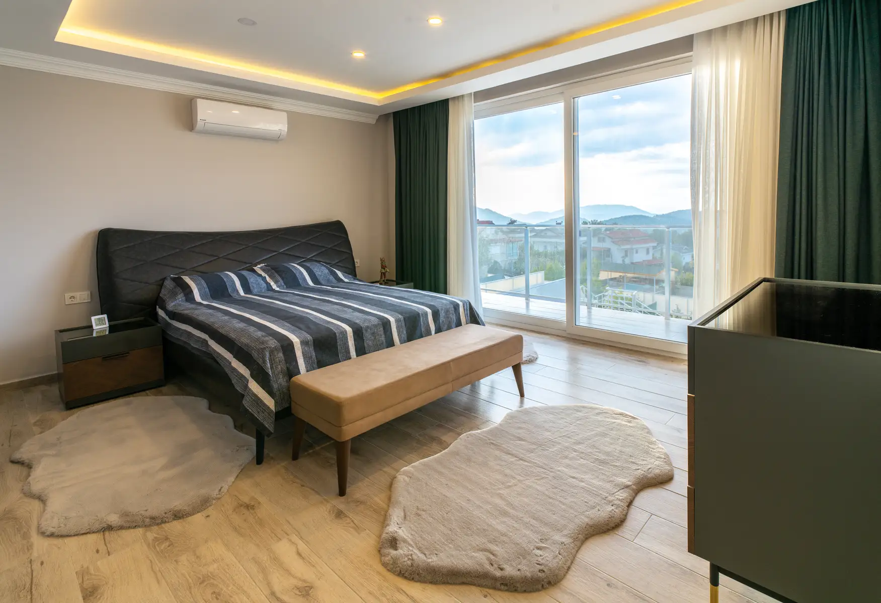 FETHİYE OVACIK’TA 580 m² ARSA İÇİNDE 4+1 MÜSTAKİL VİLLA