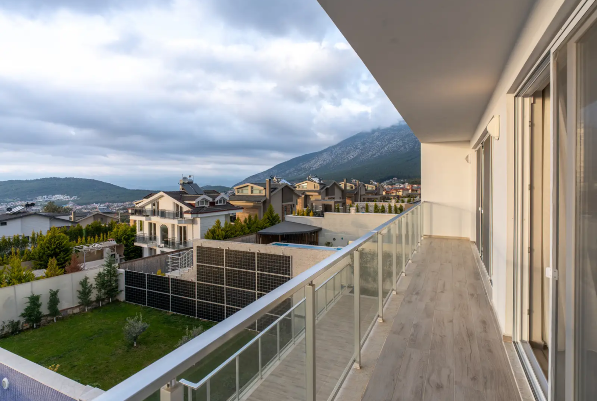 FETHİYE OVACIK’TA 580 m² ARSA İÇİNDE 4+1 MÜSTAKİL VİLLA