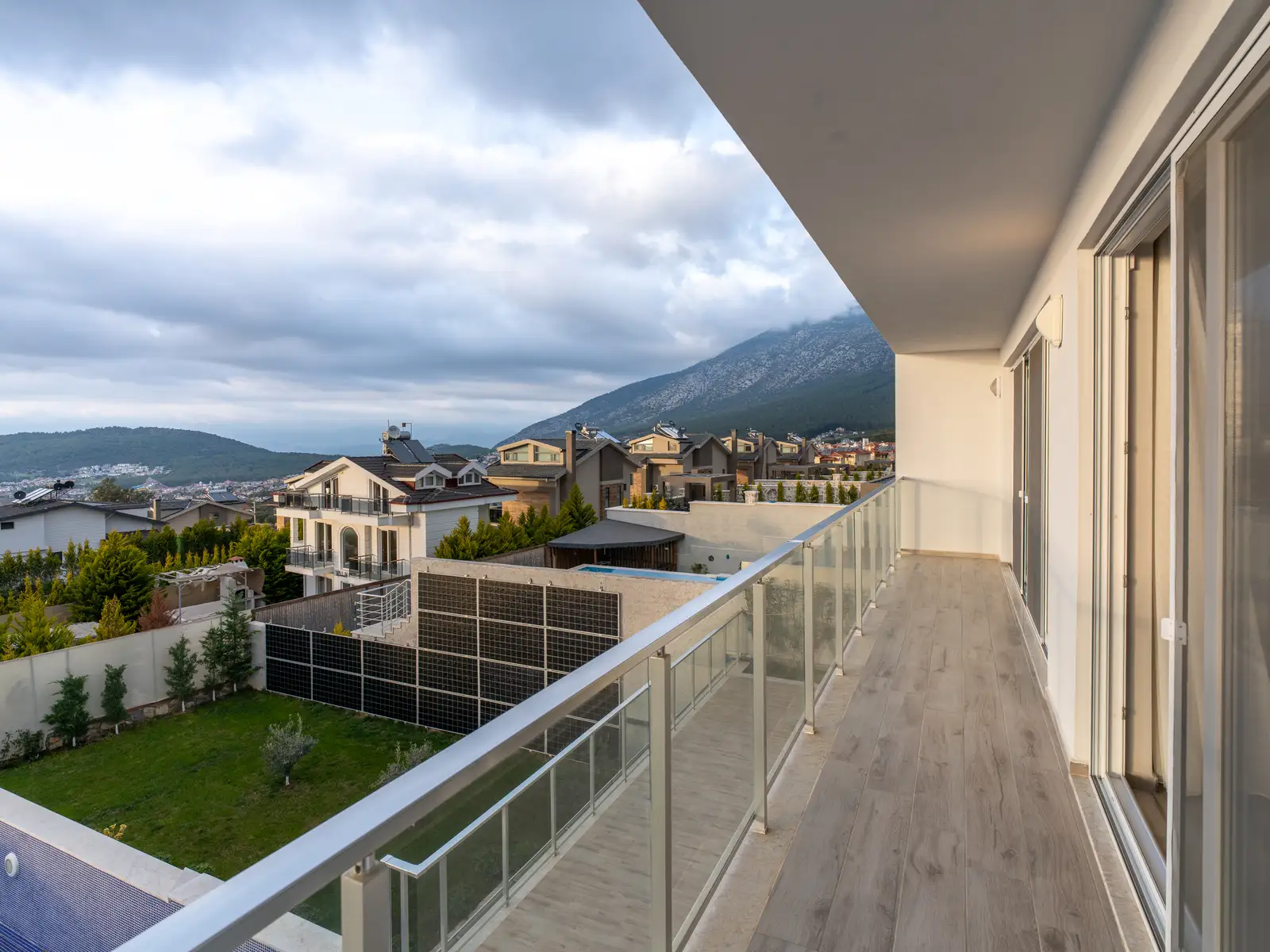 FETHİYE OVACIK’TA 580 m² ARSA İÇİNDE 4+1 MÜSTAKİL VİLLA