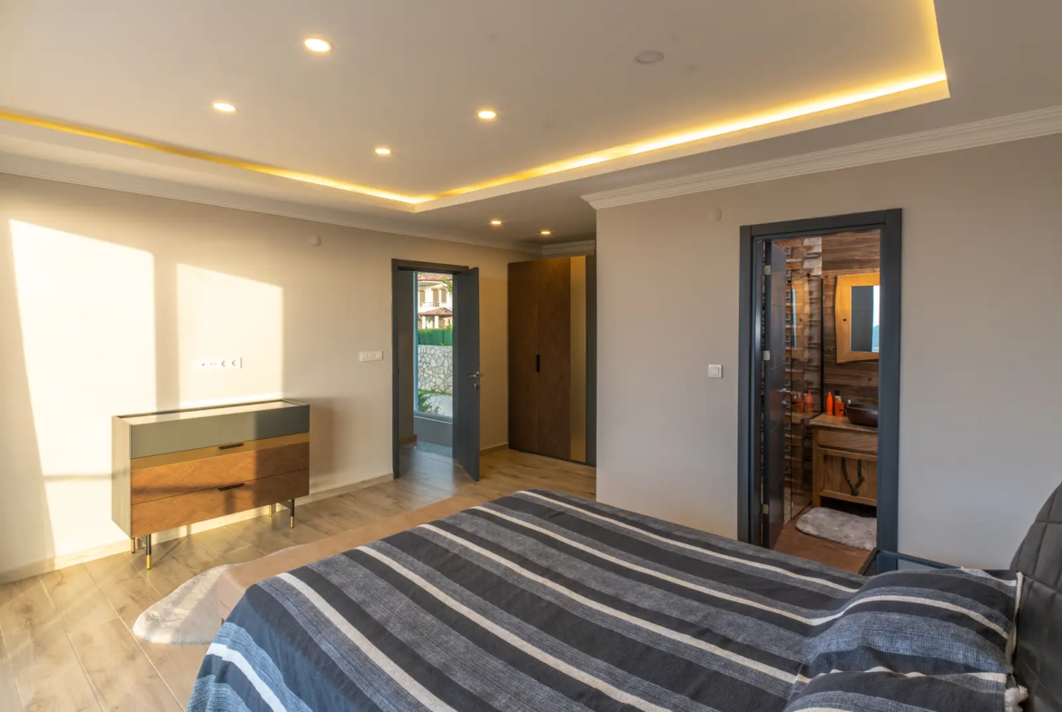 FETHİYE OVACIK’TA 580 m² ARSA İÇİNDE 4+1 MÜSTAKİL VİLLA