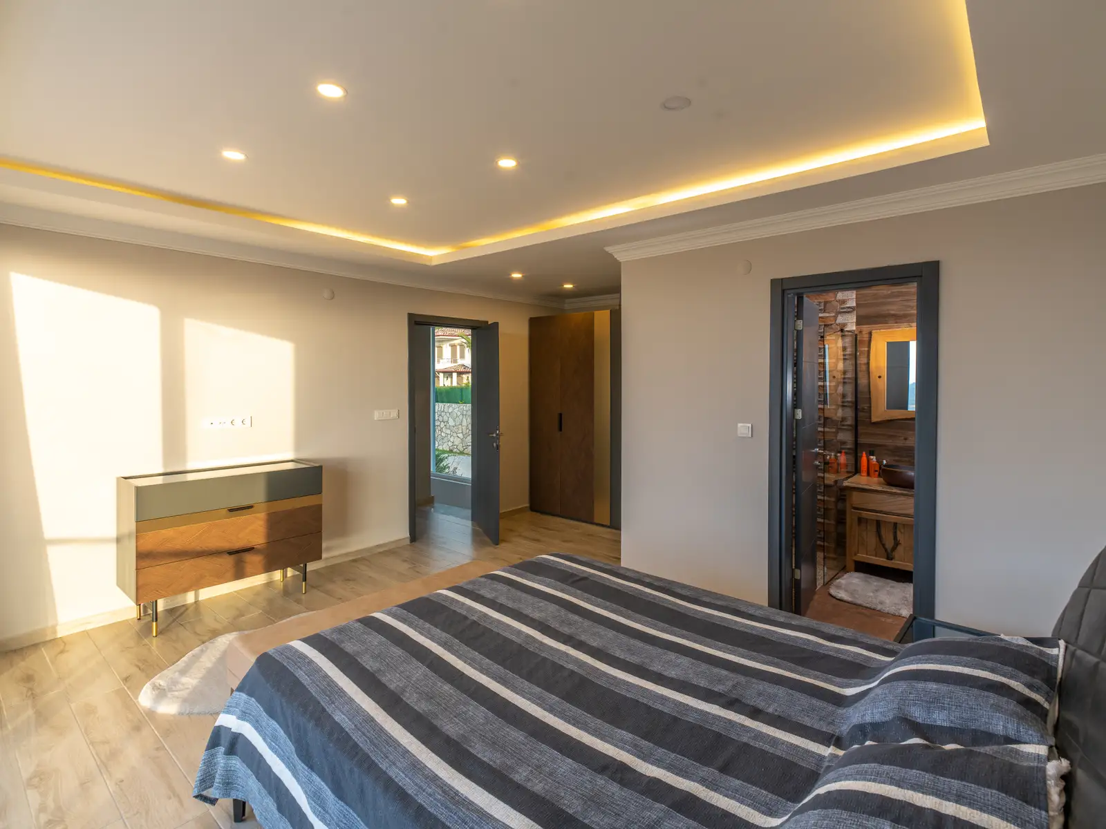 FETHİYE OVACIK’TA 580 m² ARSA İÇİNDE 4+1 MÜSTAKİL VİLLA
