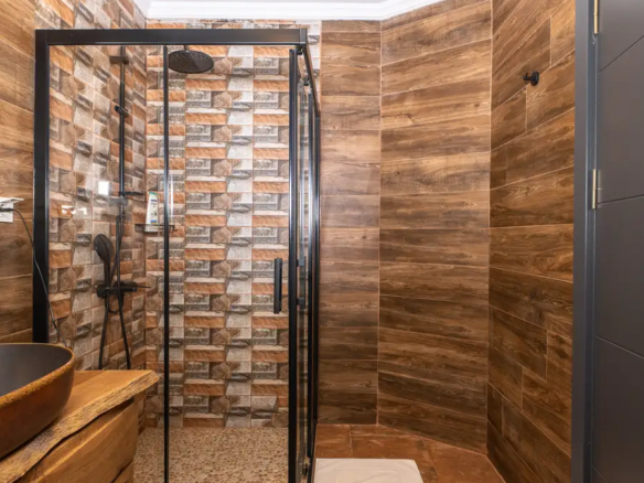 FETHİYE OVACIK’TA 580 m² ARSA İÇİNDE 4+1 MÜSTAKİL VİLLA