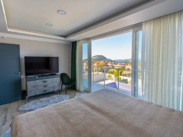 FETHİYE OVACIK’TA 580 m² ARSA İÇİNDE 4+1 MÜSTAKİL VİLLA