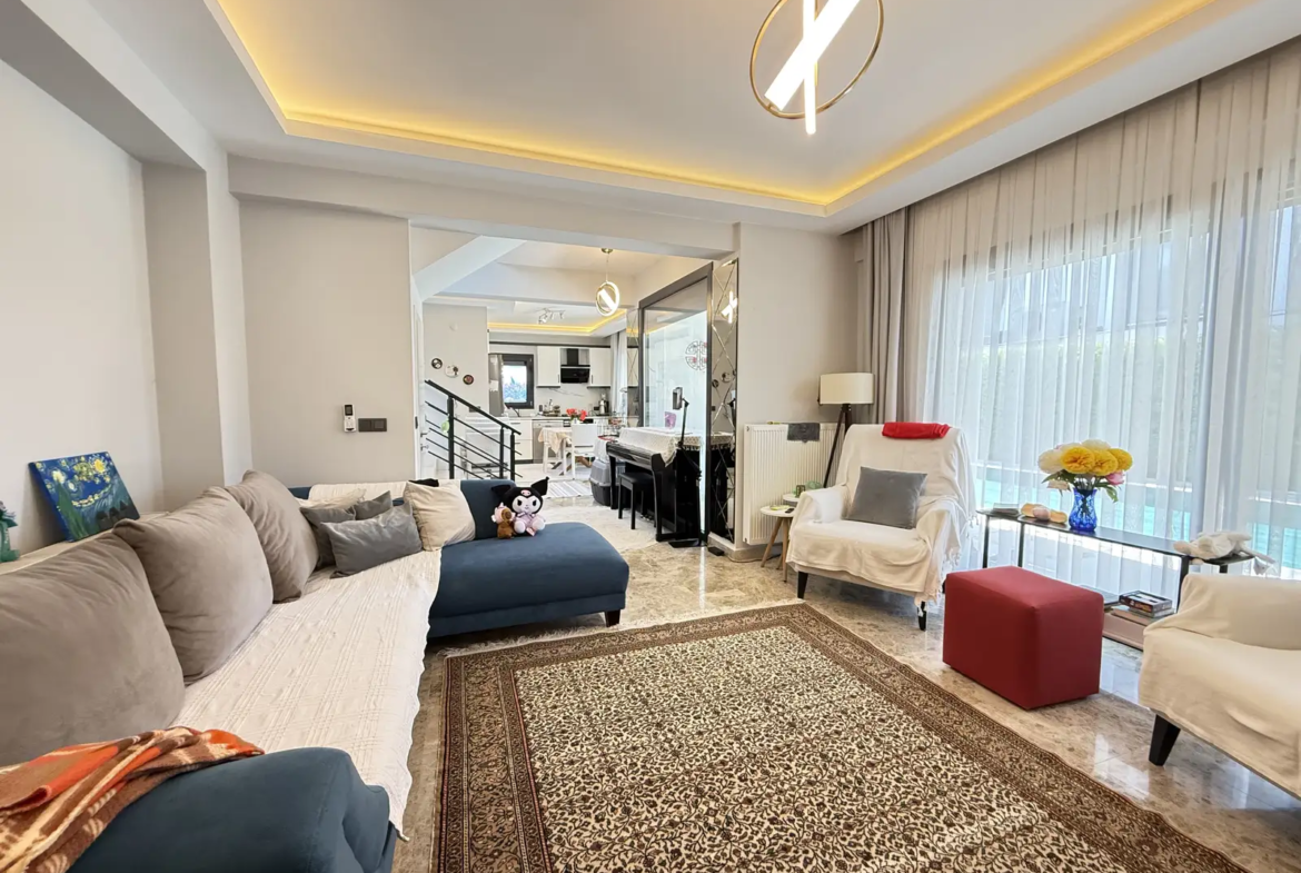 FETHİYE ÇALIŞ PLAJINA 200 METRE MÜSTAKİL HAVUZLU, BAHÇELİ VİLLA