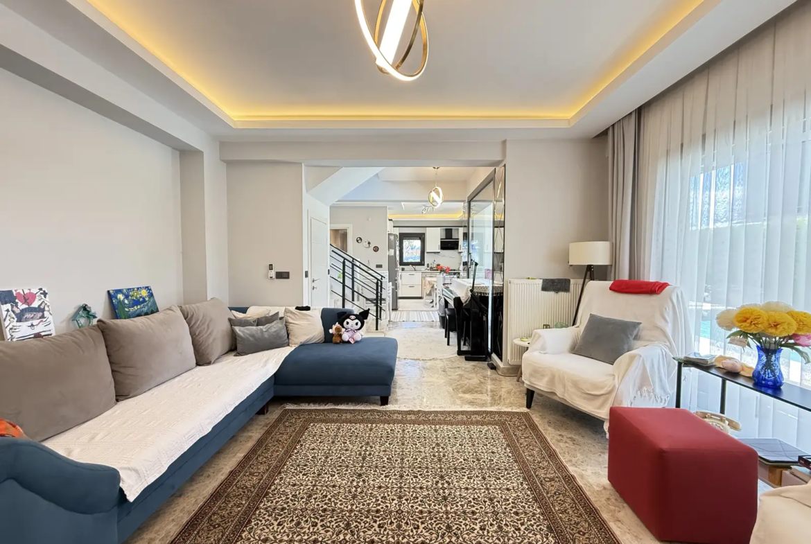 FETHİYE ÇALIŞ PLAJINA 200 METRE MÜSTAKİL HAVUZLU, BAHÇELİ VİLLA