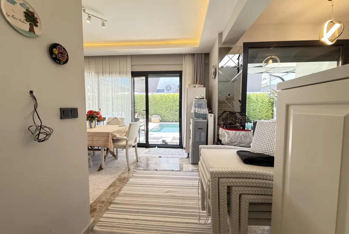 FETHİYE ÇALIŞ PLAJINA 200 METRE MÜSTAKİL HAVUZLU, BAHÇELİ VİLLA