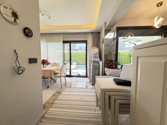 FETHİYE ÇALIŞ PLAJINA 200 METRE MÜSTAKİL HAVUZLU, BAHÇELİ VİLLA
