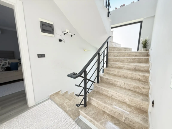 FETHİYE ÇALIŞ PLAJINA 200 METRE MÜSTAKİL HAVUZLU, BAHÇELİ VİLLA