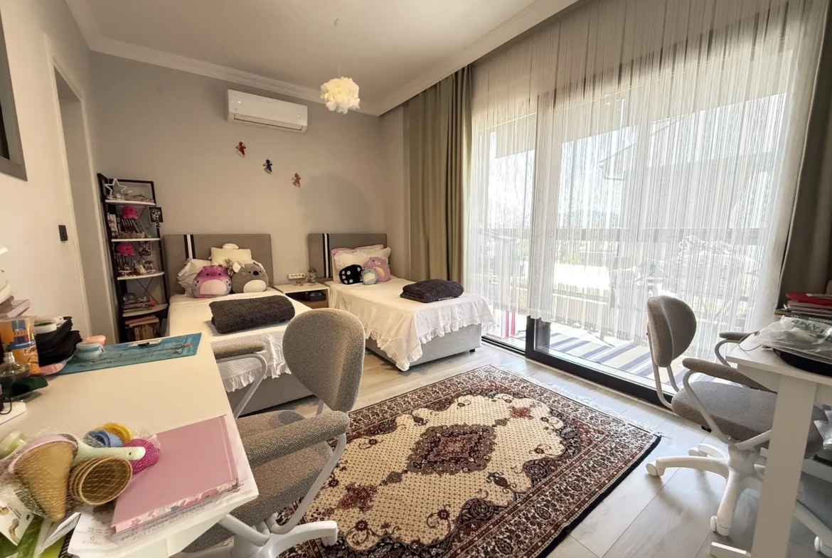 FETHİYE ÇALIŞ PLAJINA 200 METRE MÜSTAKİL HAVUZLU, BAHÇELİ VİLLA