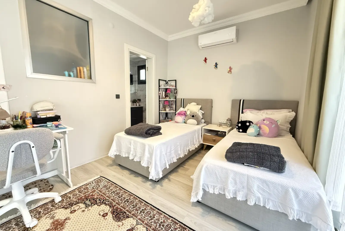FETHİYE ÇALIŞ PLAJINA 200 METRE MÜSTAKİL HAVUZLU, BAHÇELİ VİLLA