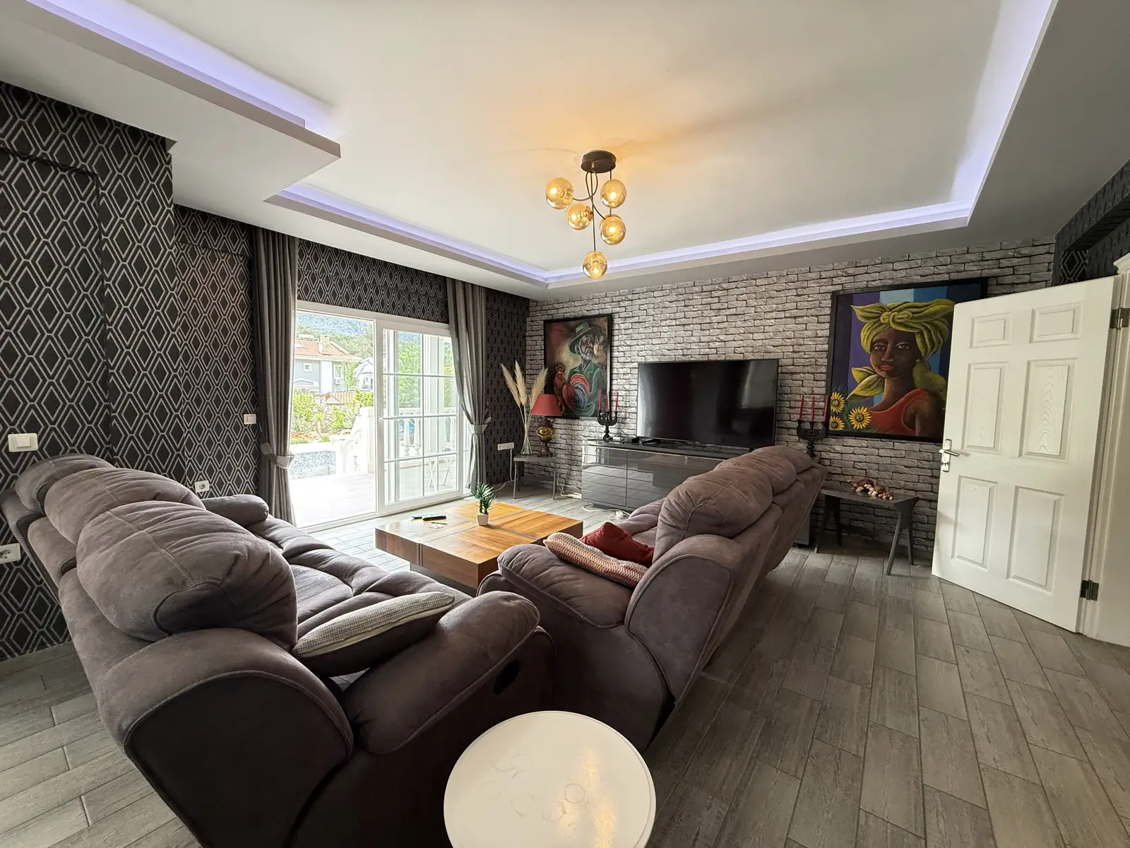 Sophisticated 4+1 Luxury Smart Villa in Yesiluzumlu