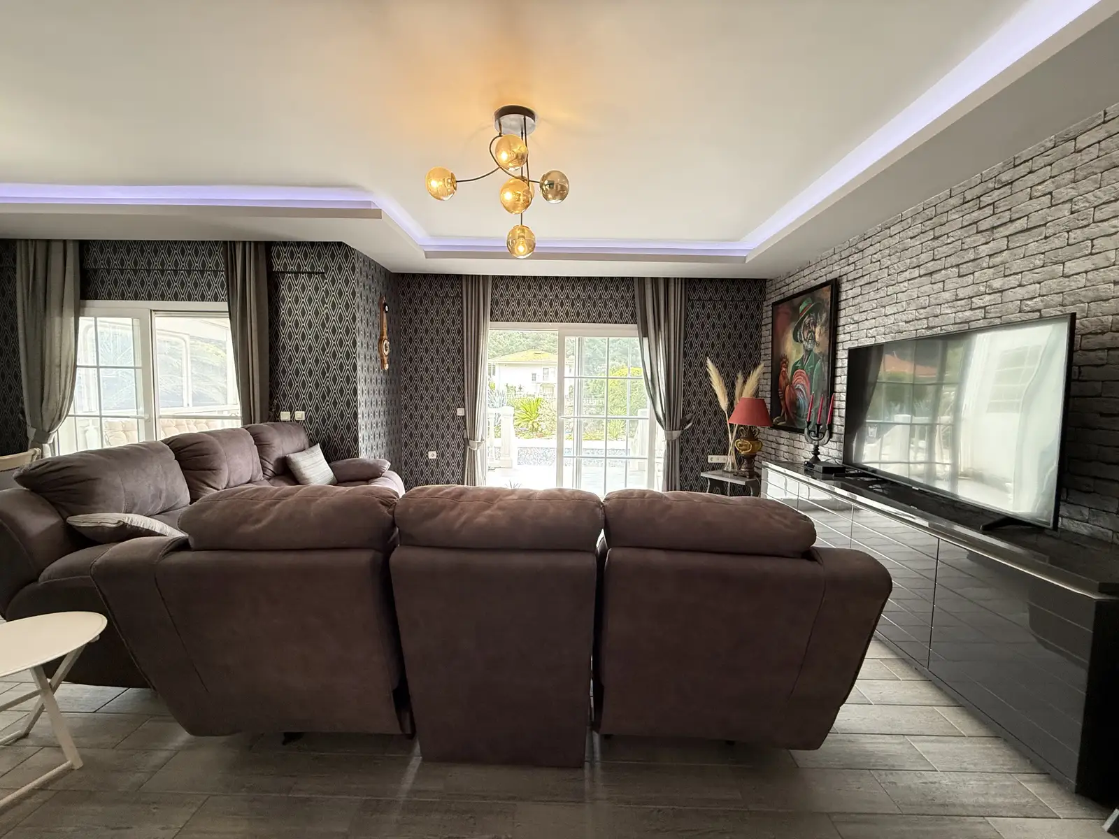 Sophisticated 4+1 Luxury Smart Villa in Yesiluzumlu