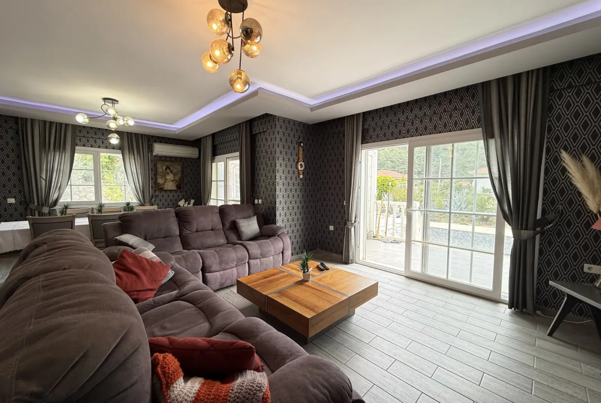 Sophisticated 4+1 Luxury Smart Villa in Yesiluzumlu