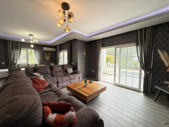 Sophisticated 4+1 Luxury Smart Villa in Yesiluzumlu