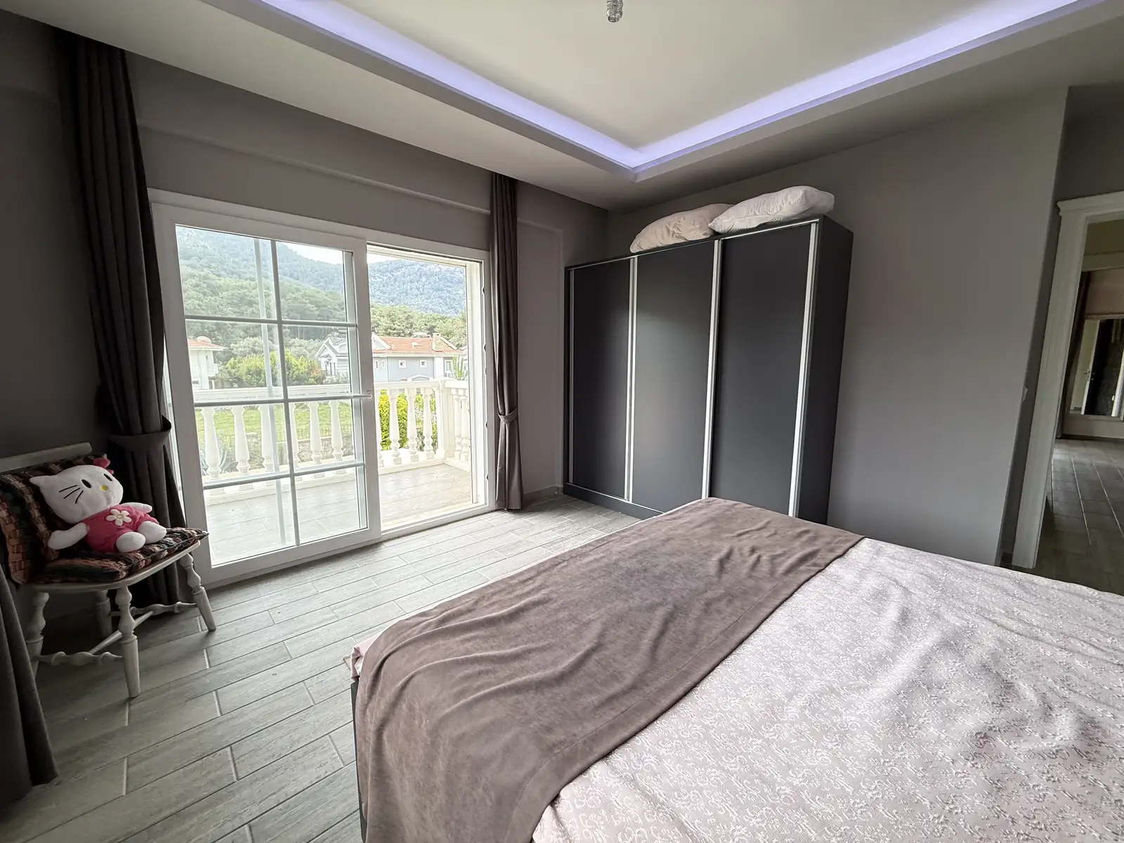 Sophisticated 4+1 Luxury Smart Villa in Yesiluzumlu