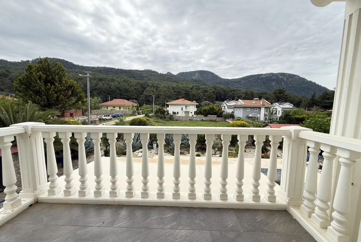 Sophisticated 4+1 Luxury Smart Villa in Yesiluzumlu