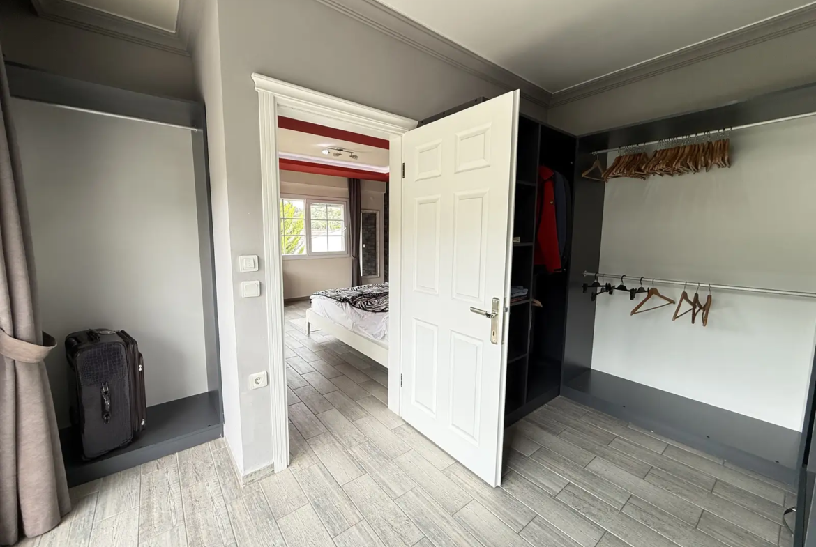 Sophisticated 4+1 Luxury Smart Villa in Yesiluzumlu