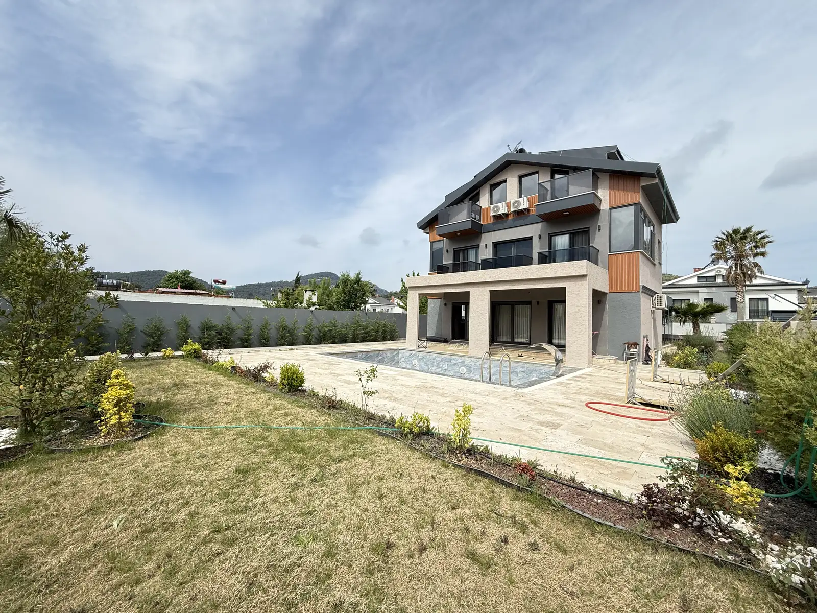 Ölüdeniz Yakınında Satılık Lüks Müstakil Villa | Full Eşyalı & 4 Odalı