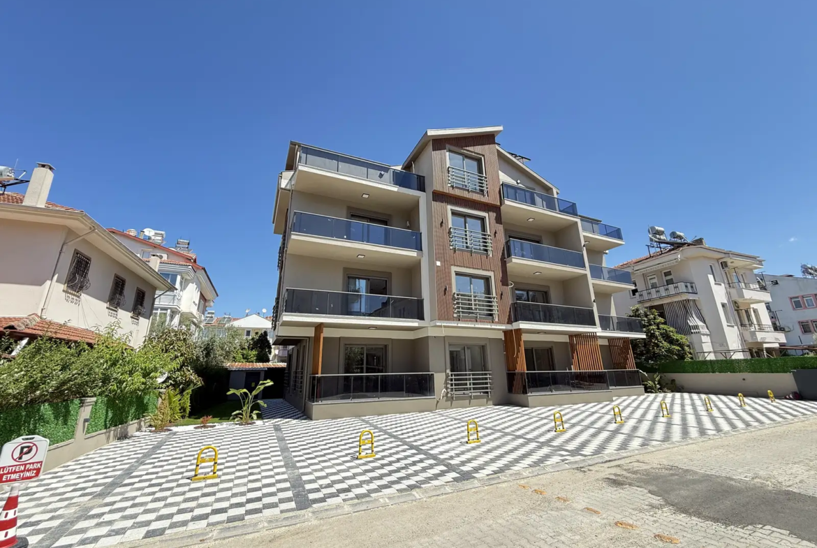 Fethiye Tuzla’da Lüks ve Konforun Adresi: Satılık Sıfır 1+1 Bahçe Katı