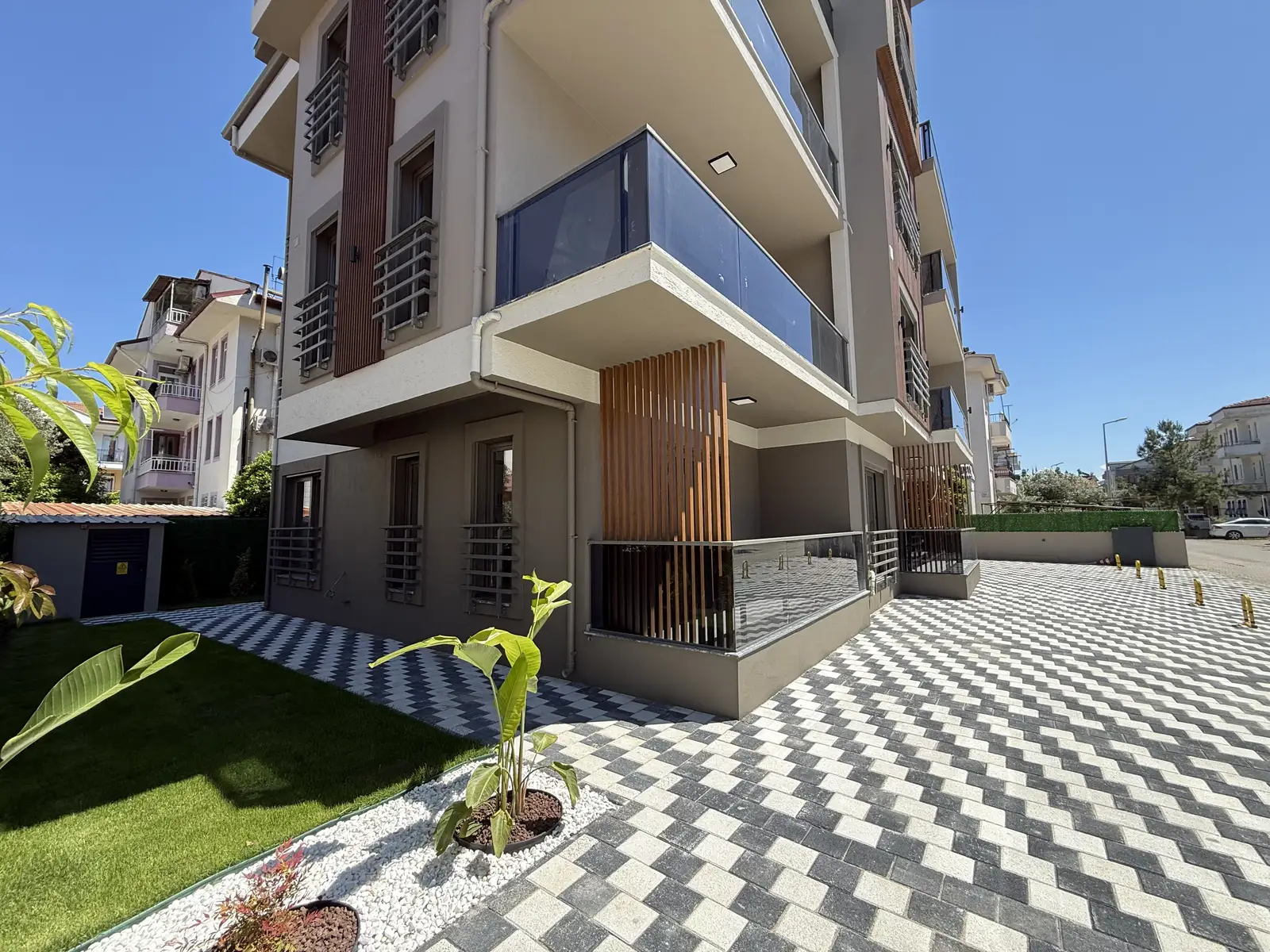 Fethiye Tuzla’da Lüks ve Konforun Adresi: Satılık Sıfır 1+1 Bahçe Katı