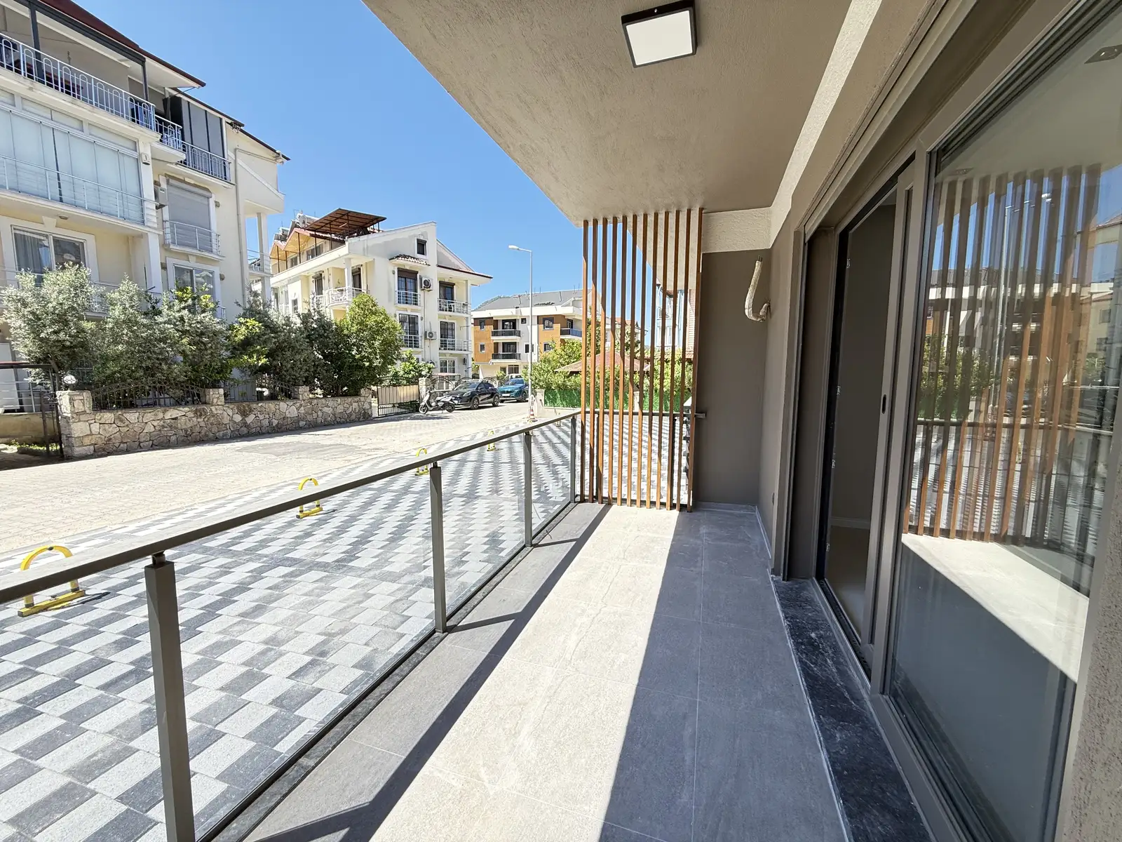 Fethiye Tuzla’da Lüks ve Konforun Adresi: Satılık Sıfır 1+1 Bahçe Katı