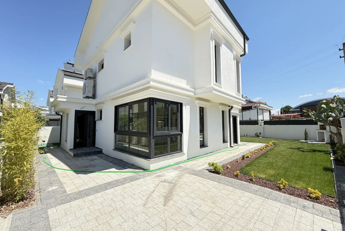 Fethiye Babataşı’nda Seçkin Yaşam: Köşe Parsel, Modern Mimari ve Kişiselleştirilebilir 4+1 Lüks VİLLA