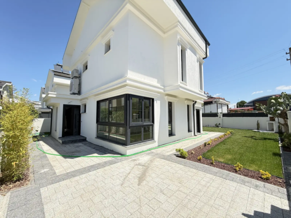 Fethiye Babataşı’nda Seçkin Yaşam: Köşe Parsel, Modern Mimari ve Kişiselleştirilebilir 4+1 Lüks VİLLA