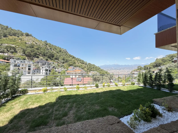 Fethiye Deliktaş’ta Merkeze Komşu, Modern Tasarımlı Satılık 2+1 Bahçe Katı Daire