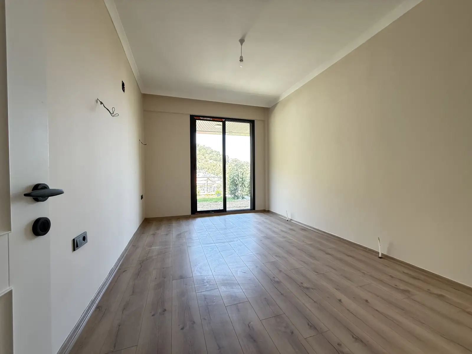 Fethiye Deliktaş’ta Merkeze Komşu, Modern Tasarımlı Satılık 2+1 Bahçe Katı Daire