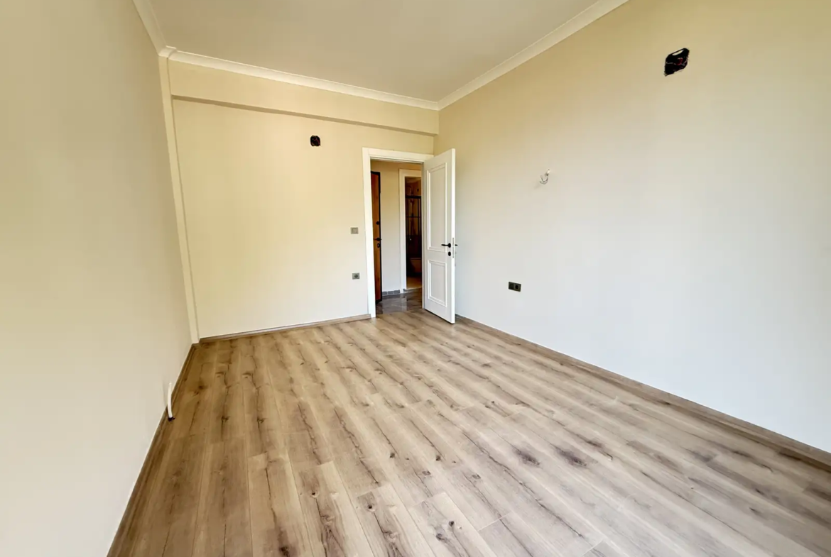 Fethiye Deliktaş’ta Merkeze Komşu, Modern Tasarımlı Satılık 2+1 Bahçe Katı Daire