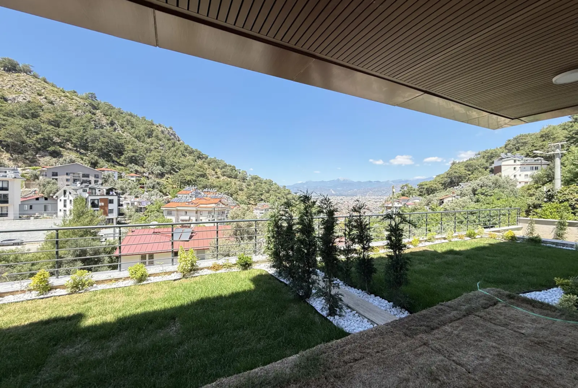 Fethiye Deliktaş’ta Merkeze Komşu, Modern Tasarımlı Satılık 2+1 Bahçe Katı Daire