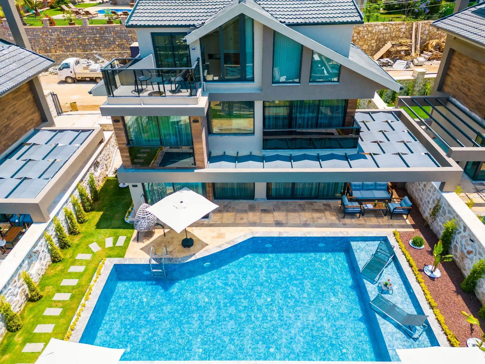 Fethiye Ovacık’ta Satılık Kira Garantili Lüks Villa – 3+1 Müstakil Konsept