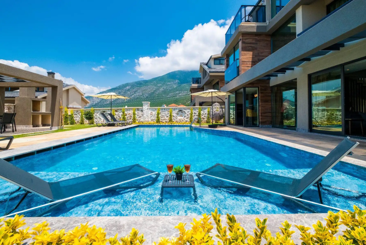 Fethiye Ovacık’ta Satılık Kira Garantili Lüks Villa – 3+1 Müstakil Konsept