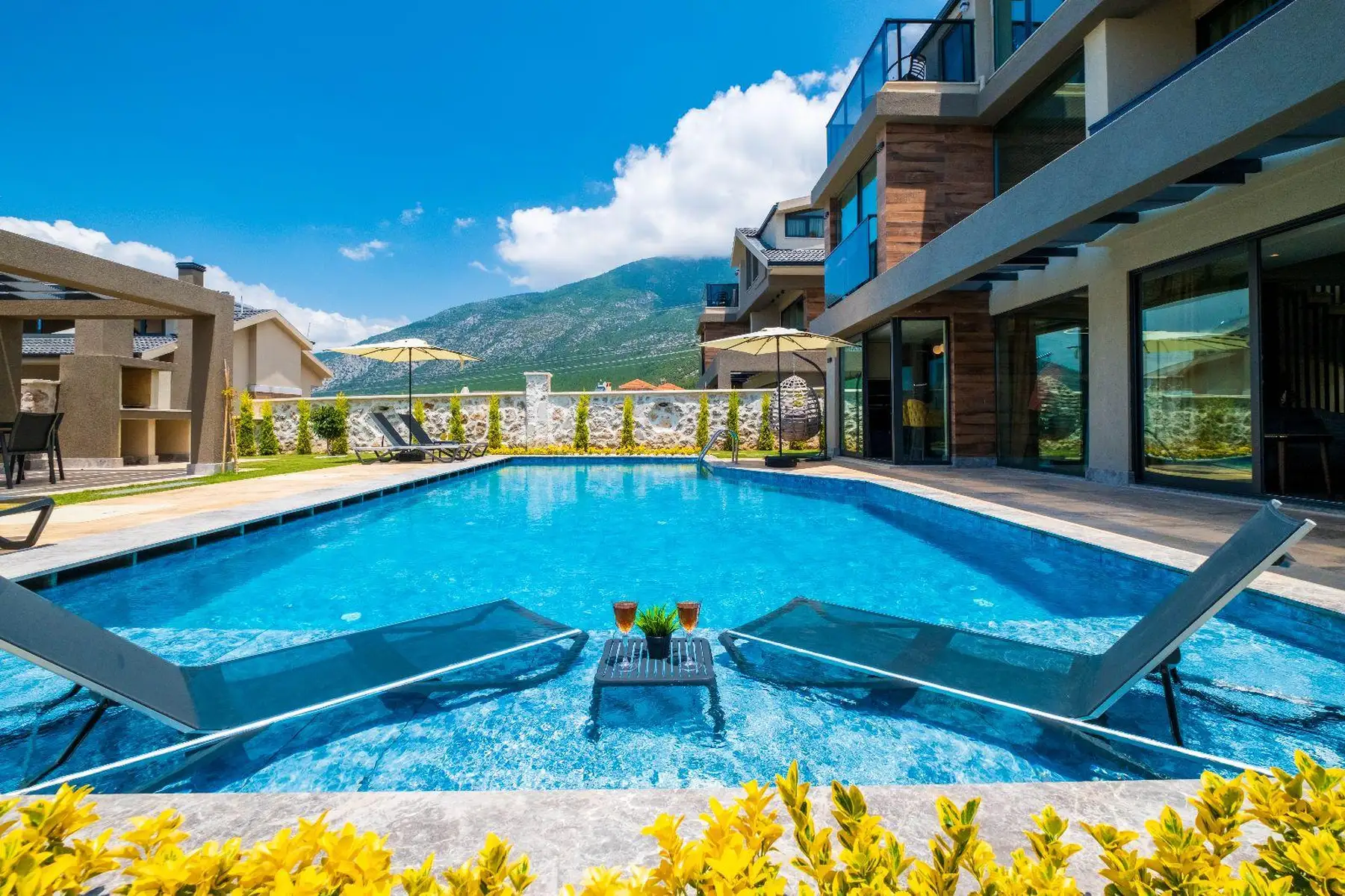 Fethiye Ovacık’ta Satılık Kira Garantili Lüks Villa – 3+1 Müstakil Konsept
