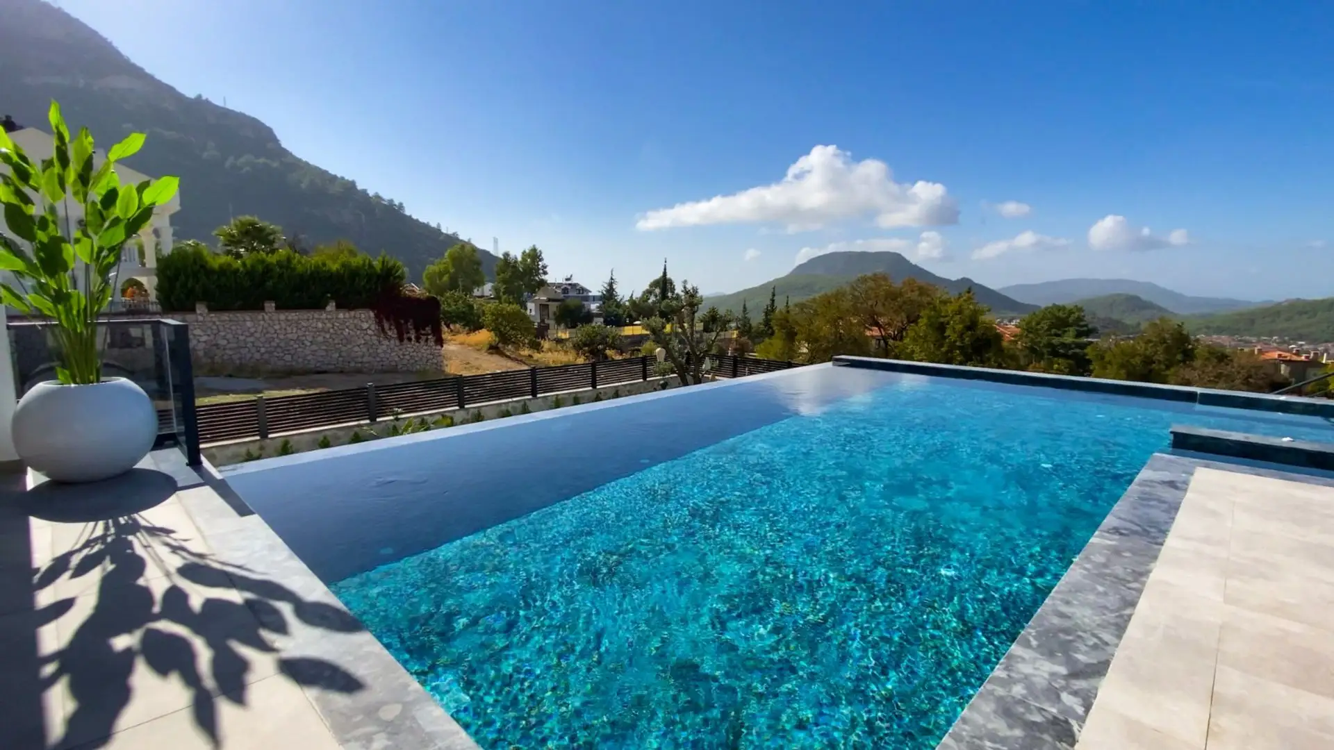 Fethiye Babadağ’da Eşsiz Konumda Deniz ManzaralıAkıllı Lüks Villa — Royal Villa