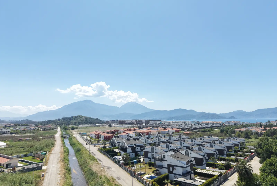 FETHİYE ÇALIŞ PLAJINA 200 METRE MÜSTAKİL HAVUZLU, BAHÇELİ VİLLA