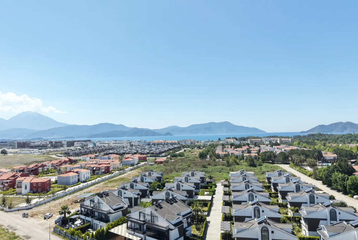 FETHİYE ÇALIŞ PLAJINA 200 METRE MÜSTAKİL HAVUZLU, BAHÇELİ VİLLA