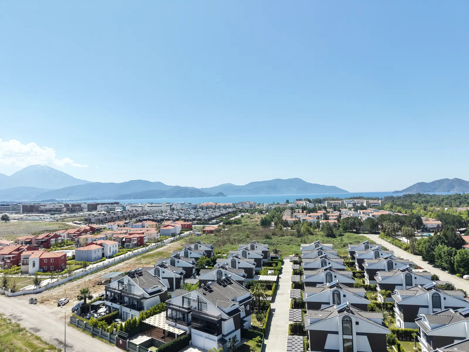 FETHİYE ÇALIŞ PLAJINA 200 METRE MÜSTAKİL HAVUZLU, BAHÇELİ VİLLA