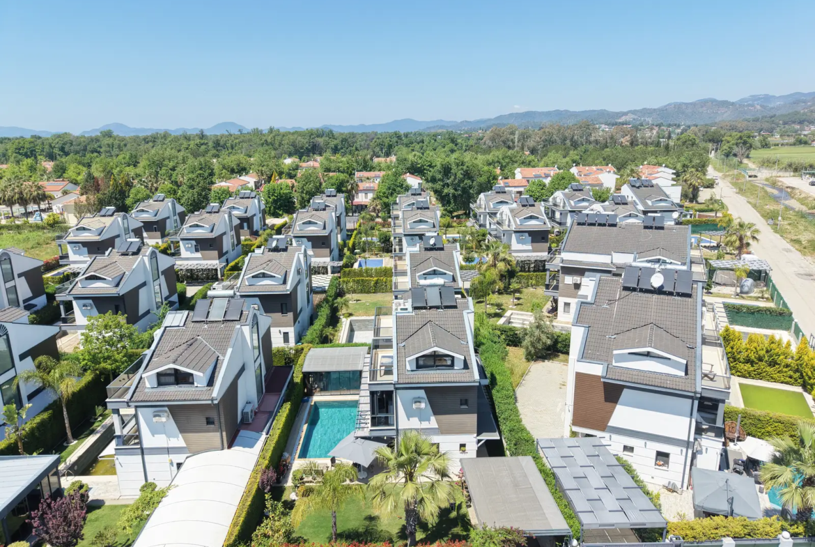 FETHİYE ÇALIŞ PLAJINA 200 METRE MÜSTAKİL HAVUZLU, BAHÇELİ VİLLA