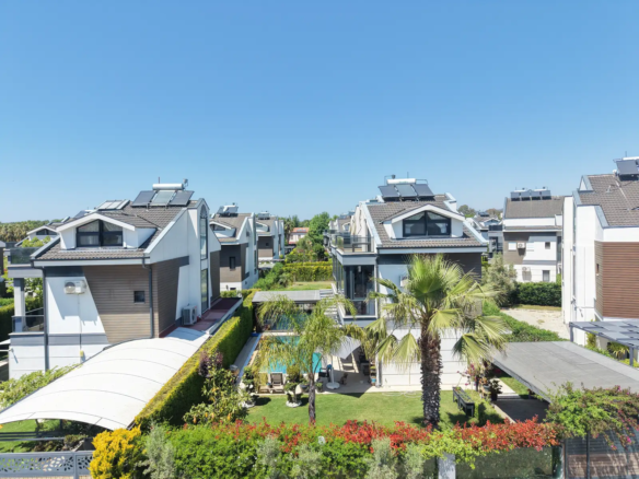 FETHİYE ÇALIŞ PLAJINA 200 METRE MÜSTAKİL HAVUZLU, BAHÇELİ VİLLA