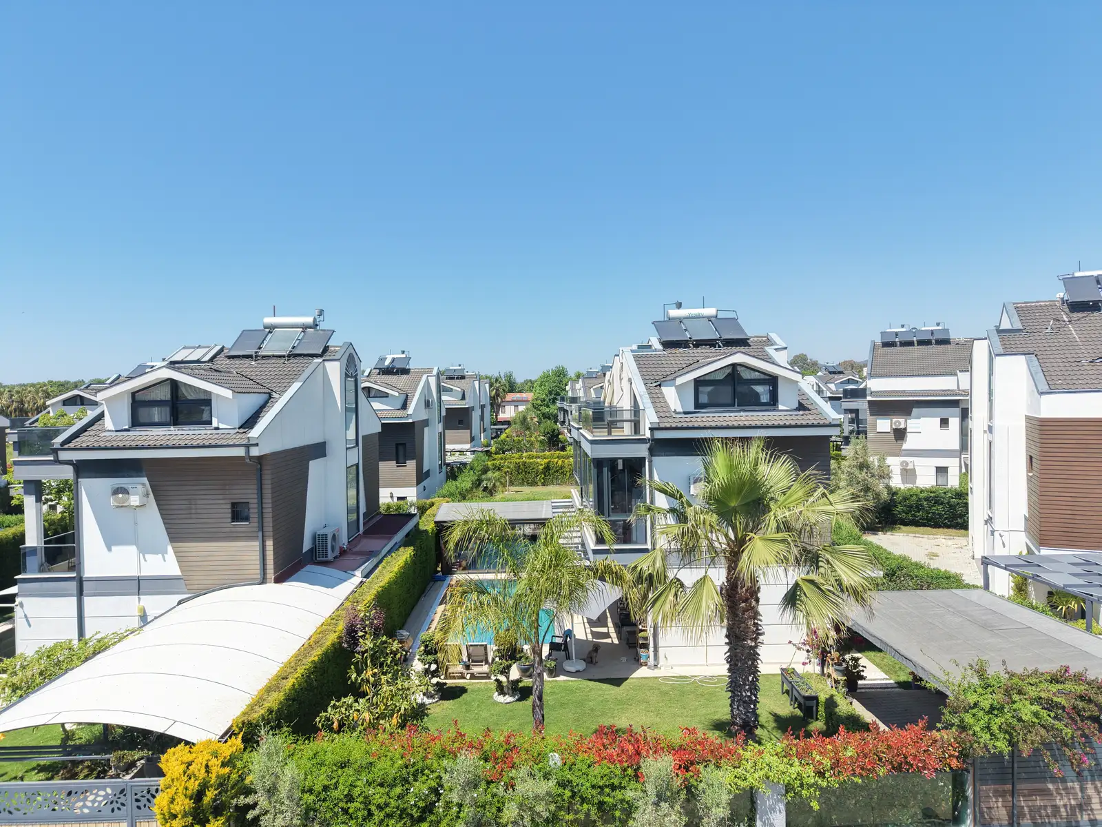 FETHİYE ÇALIŞ PLAJINA 200 METRE MÜSTAKİL HAVUZLU, BAHÇELİ VİLLA