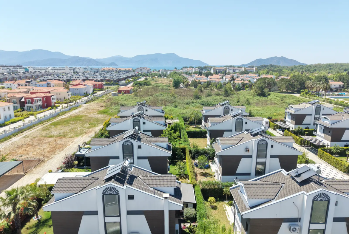 FETHİYE ÇALIŞ PLAJINA 200 METRE MÜSTAKİL HAVUZLU, BAHÇELİ VİLLA