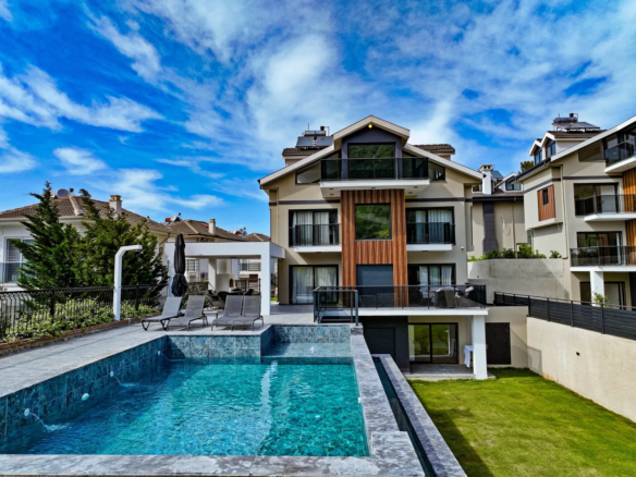 Fethiye Ovacık’ta 5+1 Açık-Kapalı Havuzlu Müstakil Villa