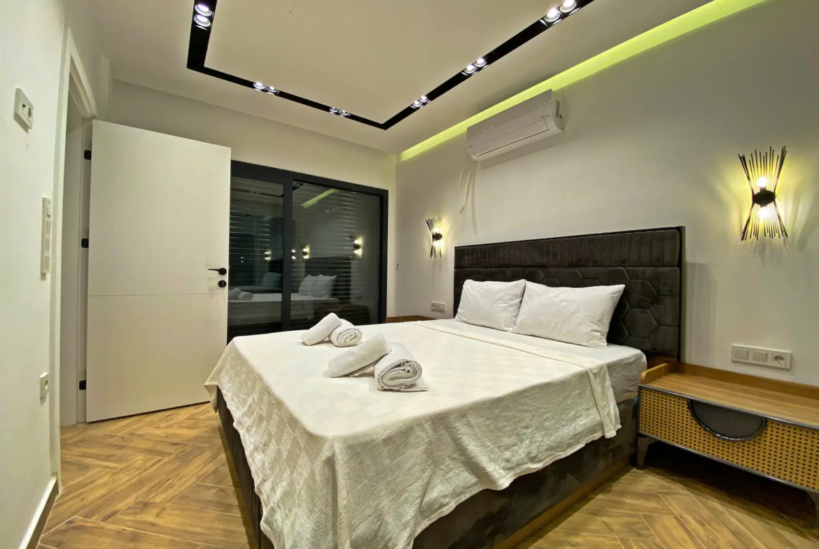 Fethiye Ovacık’ta 5+1 Açık-Kapalı Havuzlu Müstakil Villa