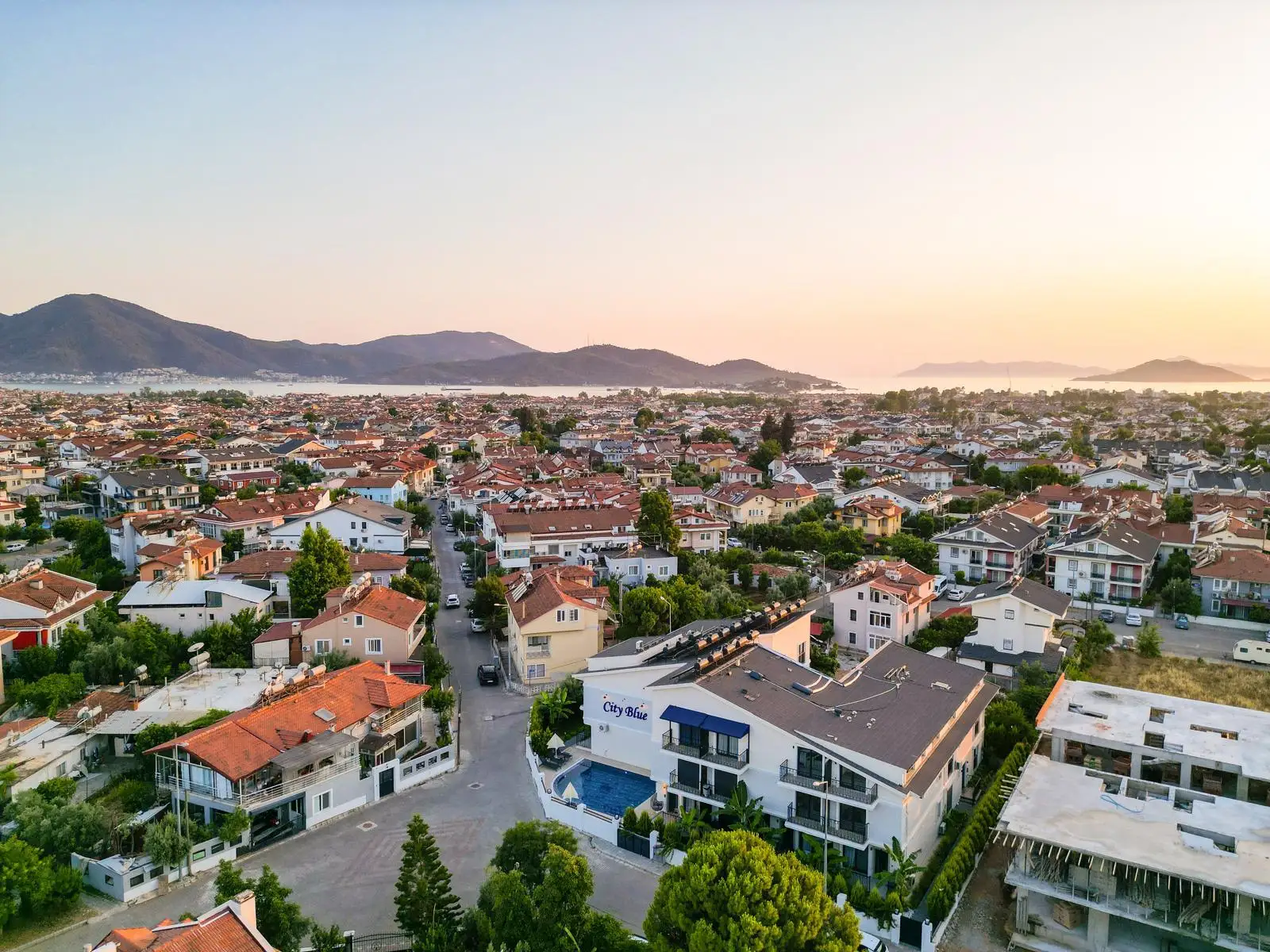 Fethiye, Çalış’ta Modern ve Lüks 2 Yatak Odalı Daireler: Prestijli Proje