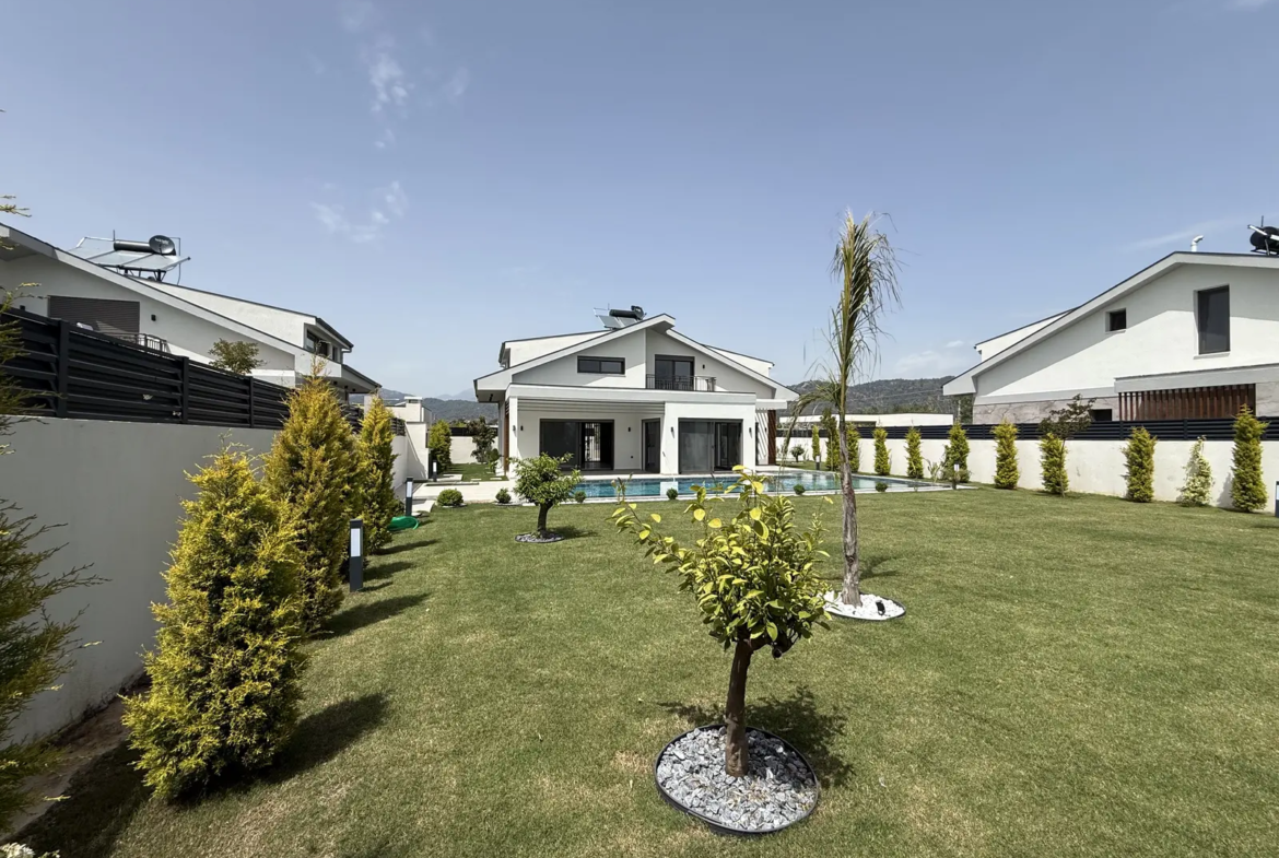 Fethiye’de Özel Havuzlu Müstakil Villa – Plaja Yürüme Mesafesinde
